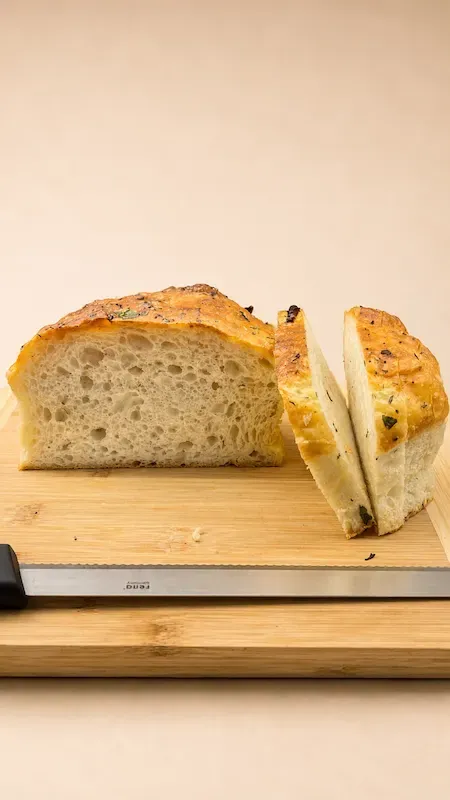 Sliced focaccia, single portion